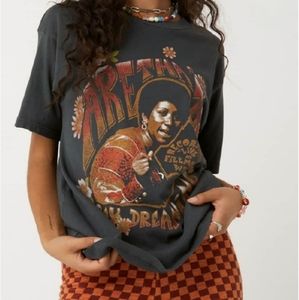 DAYDREAMER Aretha Franklin Weekend Tee